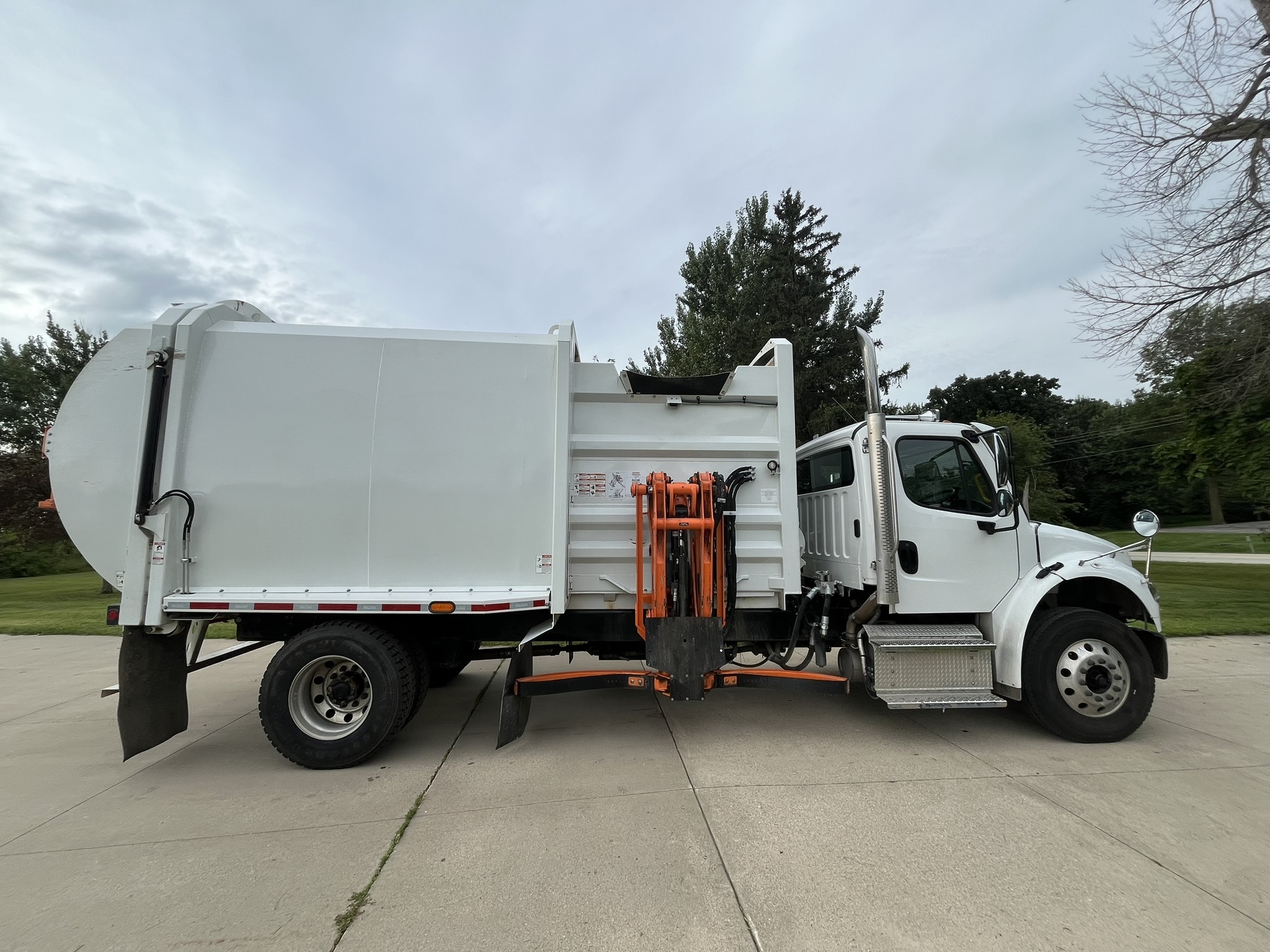 2024 Freightliner M2 Curbtender Powerpak garbage truck rental