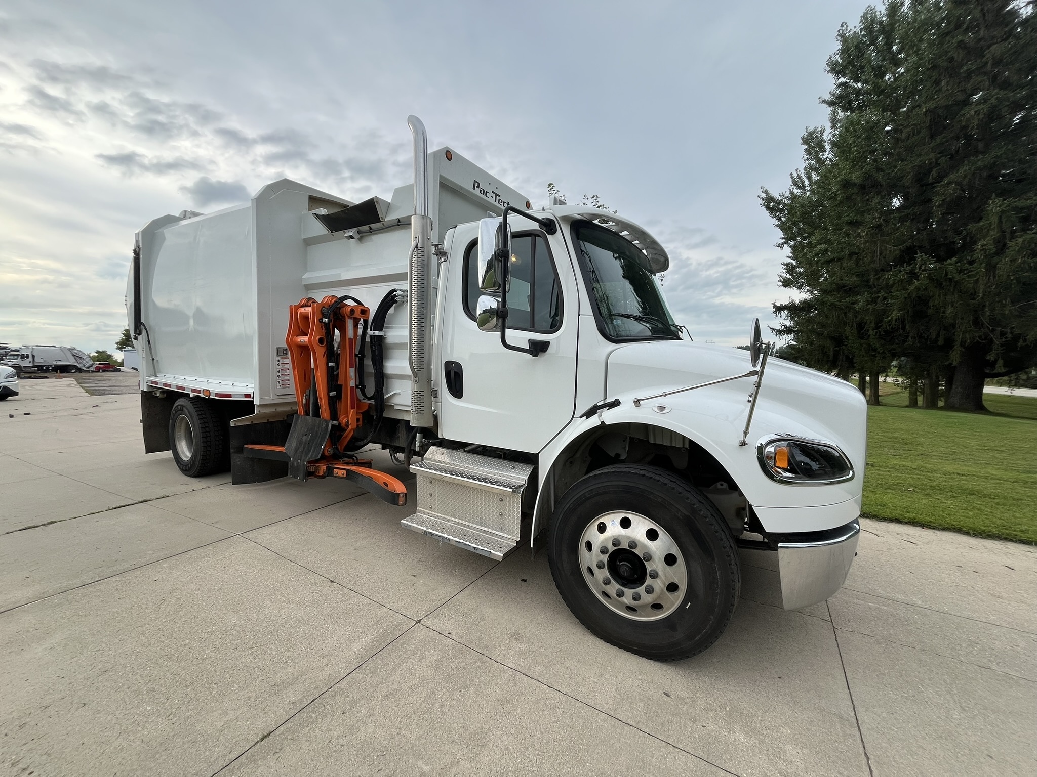 2024 Freightliner M2 Automated Side Loader