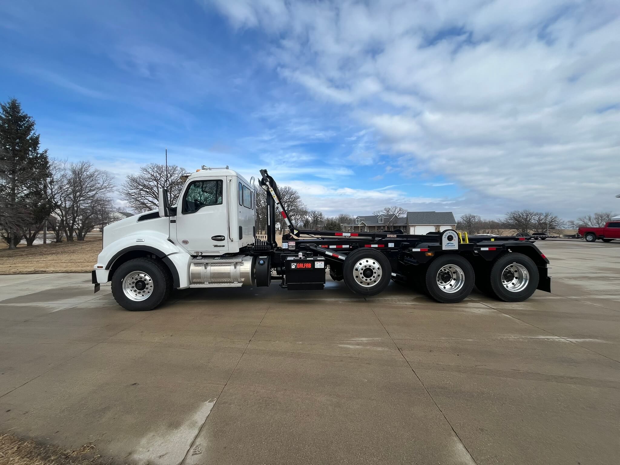 2025 Kenworth T880 Roll-Off truck front view#1.3