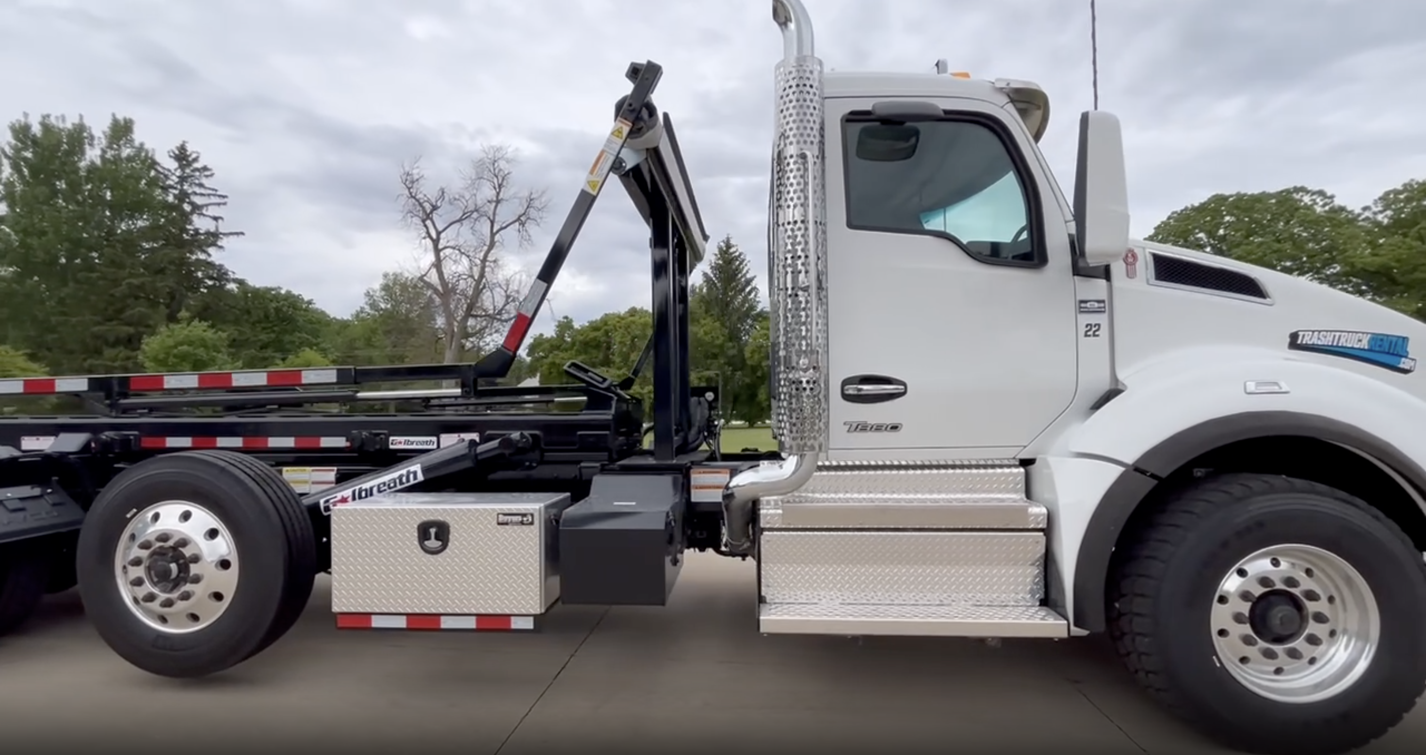 2025 Kenworth T880 Roll-Off truck detail view#1.3